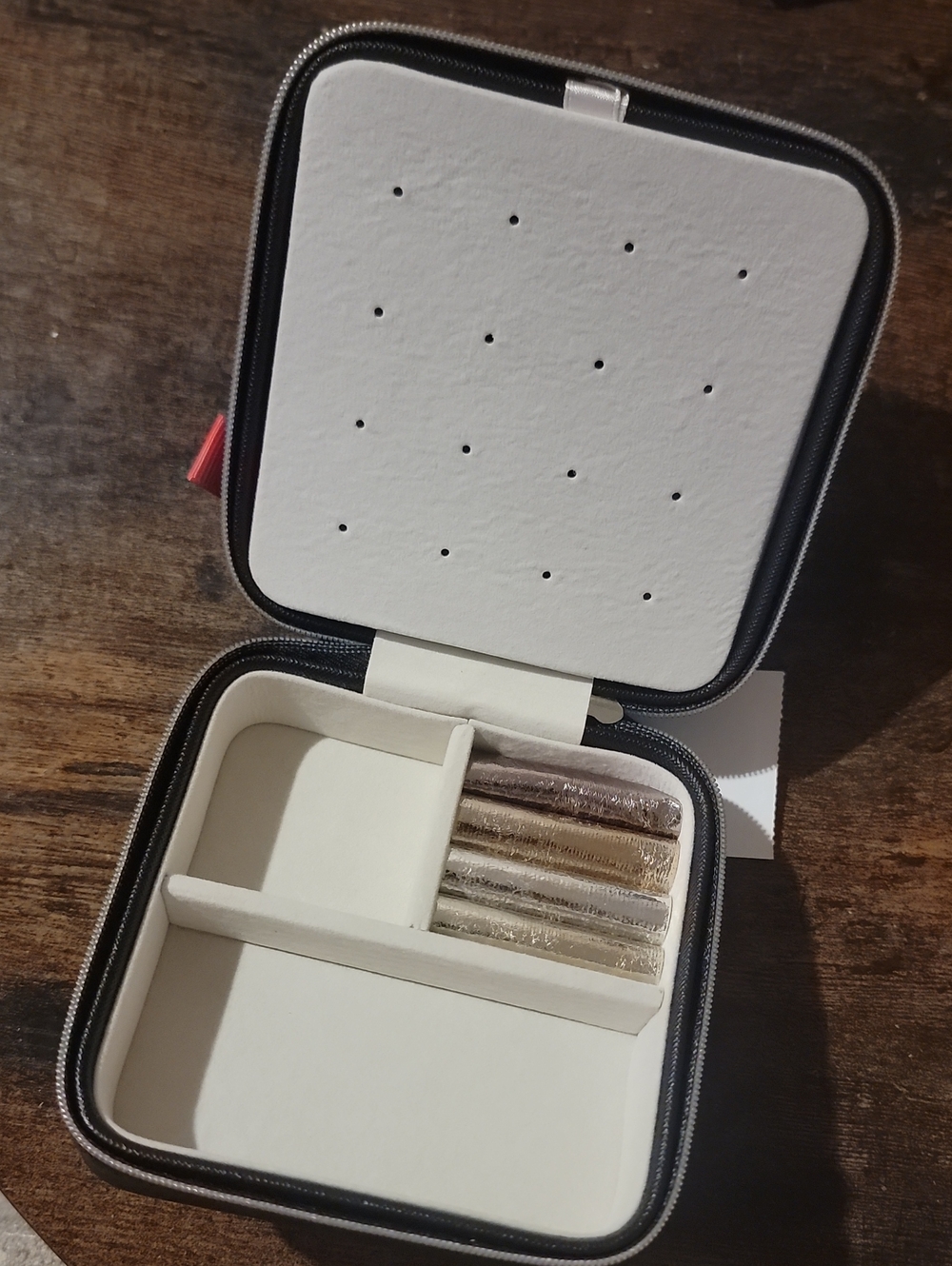 Compact White Jewelry Organizer Case with Inner Compartments